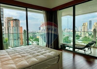 "Luxurious 2-Bed with PRIVATE SWIMIMG POOL in Sukhumvit 39