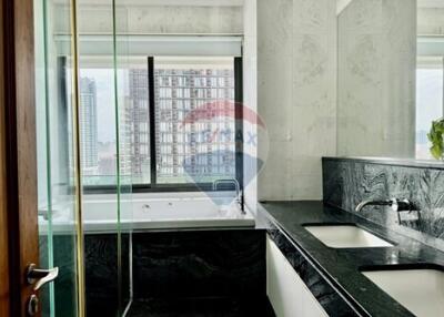 "Luxurious 2-Bed with PRIVATE SWIMIMG POOL in Sukhumvit 39