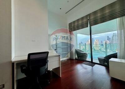 "Luxurious 2-Bed with PRIVATE SWIMIMG POOL in Sukhumvit 39