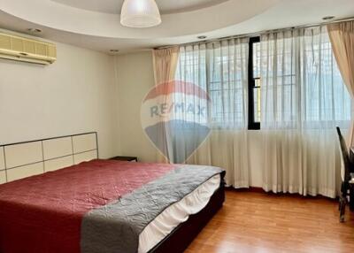 "Spacious 3BR Condo in Central Bangkok for Rent"