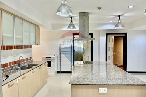 "Spacious 3BR Condo in Central Bangkok for Rent"