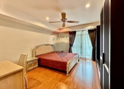 "Spacious 3BR Condo in Central Bangkok for Rent"