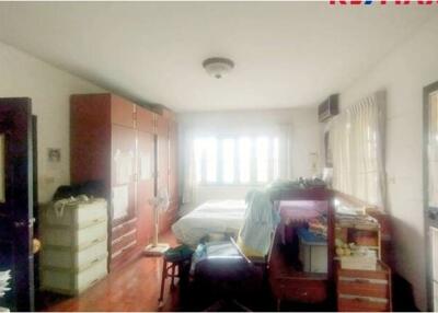 696 Sqm., 4 Beds Townhouse listed for ฿ 7,500,000.