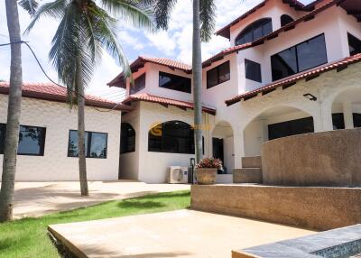 8 bedroom House in Paradise Villa 1 East Pattaya