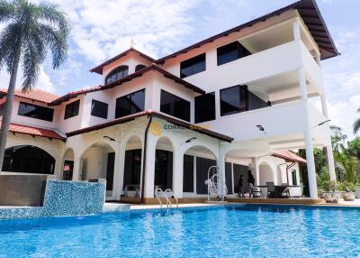 8 bedroom House in Paradise Villa 1 East Pattaya