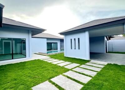 Modern 3-bedroom Poolvilla in Huay Yai