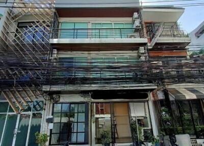 For Sale Bangkok Shophouse Silom BTS Chong Nonsi Bang Rak