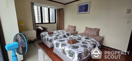 4-BR Condo at Omni Tower near BTS Nana