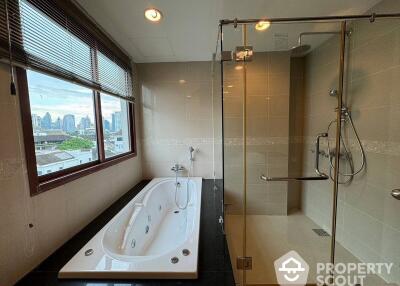 3-BR Condo at The Crest Ruamrudee near BTS Phloen Chit