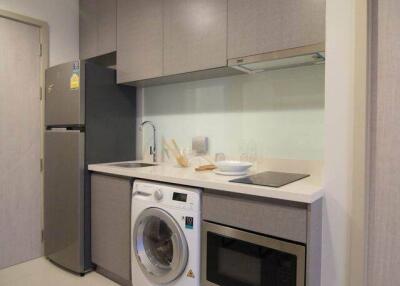 1-BR Condo at Rhythm Sukhumvit 36-38 near BTS Thong Lor