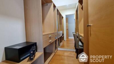 2-BR Condo at Fullerton Sukhumvit near BTS Ekkamai