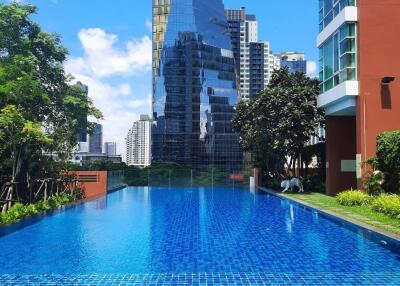 2-BR Condo at Fullerton Sukhumvit near BTS Ekkamai