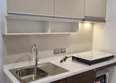 1-BR Condo at Supalai Oriental Sukhumvit 39 near MRT Phetchaburi