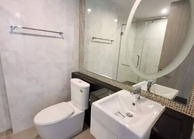 1-BR Condo at Supalai Oriental Sukhumvit 39 near MRT Phetchaburi