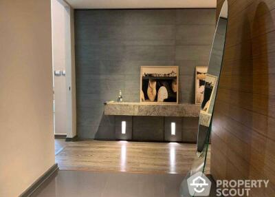 Spacious 3-BR Condo at The Crest Ruamrudee near BTS Phloen Chit (ID 464924)