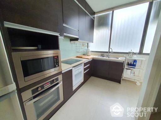 3-BR Condo at Domus Condominium near BTS Asok