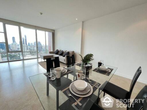 2-BR Condo at Fullerton Sukhumvit near BTS Ekkamai