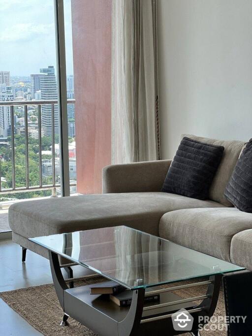 2-BR Condo at Fullerton Sukhumvit near BTS Ekkamai