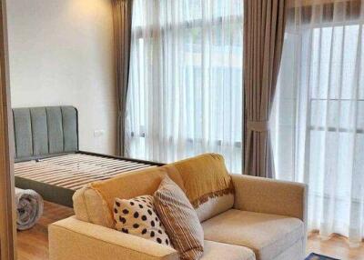 1-BR Condo at Circle Living Prototype New Petchburi near MRT Phetchaburi