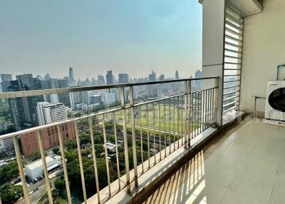 2 Bedrooms Modern Furnished Condo, Baan Rajprasong - Ratchadamri