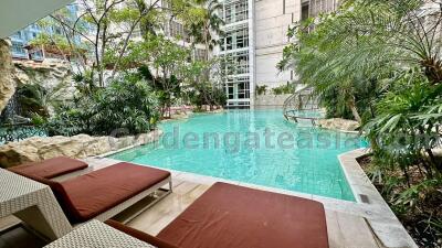 2 Bedrooms Modern Furnished Condo, Baan Rajprasong - Ratchadamri