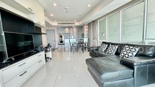 2 Bedrooms Modern Furnished Condo, Baan Rajprasong - Ratchadamri