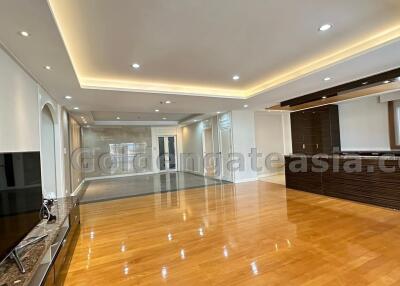 3 Bedrooms Condo plus Study Room - Sukhumvit 23