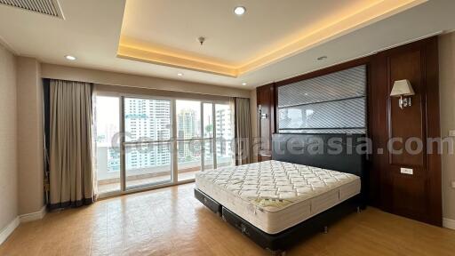 3 Bedrooms Condo plus Study Room - Sukhumvit 23