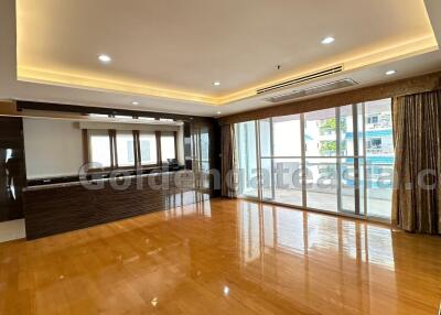 3 Bedrooms Condo plus Study Room - Sukhumvit 23