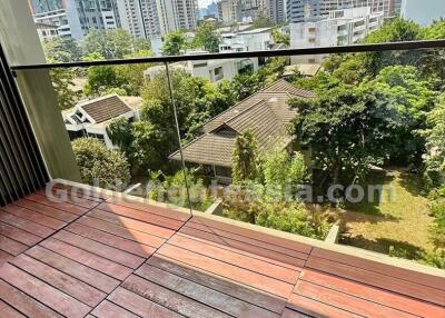 3 Bedrooms Modern Furnished Apartment with Balcony - Phrom Phong BTS