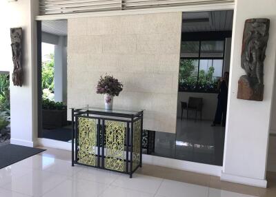 3 bedroom apartment for rent at Baan Sailom