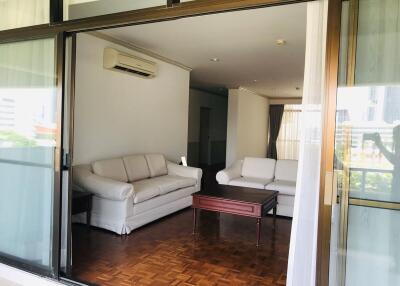 3 bedroom apartment for rent at Baan Sailom