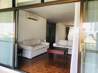 3 bedroom apartment for rent at Baan Sailom