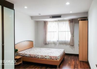 Luxurious ROYAL CASTLE Condominium for Sale - 9 Mins Walk to BTS Phrom Phong