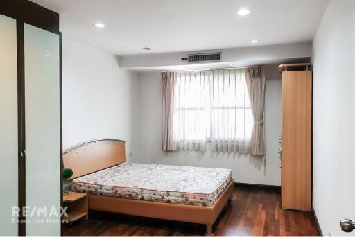 Luxurious ROYAL CASTLE Condominium for Sale - 9 Mins Walk to BTS Phrom Phong