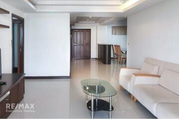 Luxurious ROYAL CASTLE Condominium for Sale - 9 Mins Walk to BTS Phrom Phong