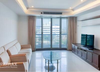 Luxurious ROYAL CASTLE Condominium for Sale - 9 Mins Walk to BTS Phrom Phong