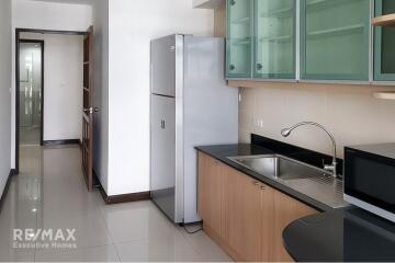 Luxurious ROYAL CASTLE Condominium for Sale - 9 Mins Walk to BTS Phrom Phong