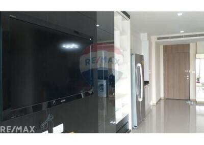 Noble Remix Condo For Rent - High Floor 2 Bedroom, Negotiable Price, 3 Mins Walk to BTS Thong Lo