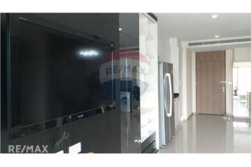 Noble Remix Condo For Rent - High Floor 2 Bedroom, Negotiable Price, 3 Mins Walk to BTS Thong Lo