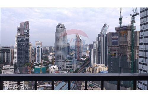 Noble Remix Condo For Rent - High Floor 2 Bedroom, Negotiable Price, 3 Mins Walk to BTS Thong Lo