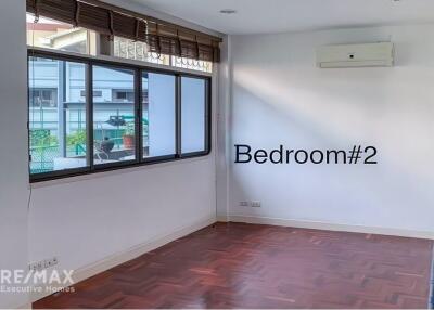 Pet Friendly Townhouse Office for Rent in Thonglor