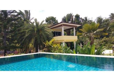 Beautiful 5 Beds Pool Villa With A Large Garden in Khanom