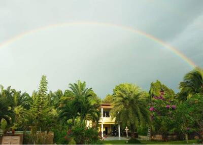 Beautiful 5 Beds Pool Villa With A Large Garden in Khanom