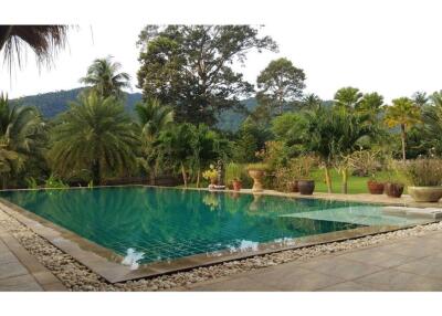 Beautiful 5 Beds Pool Villa With A Large Garden in Khanom