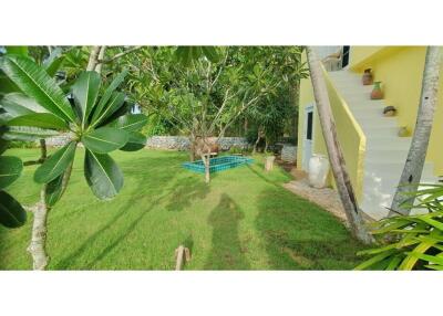 Beautiful 5 Beds Pool Villa With A Large Garden in Khanom