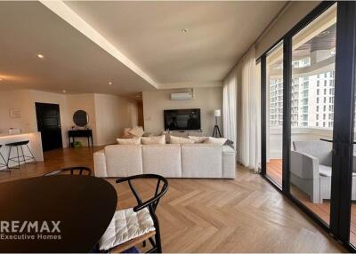 Renovated 3-Bedroom Condo with Spacious Balcony in Phromphong Area