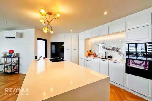 Renovated 3-Bedroom Condo with Spacious Balcony in Phromphong Area