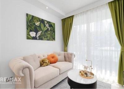 Luxurious 1-BR Condo near BTS Phloen Chit, 4 Mins Walk