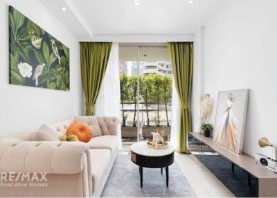 Luxurious 1-BR Condo near BTS Phloen Chit, 4 Mins Walk